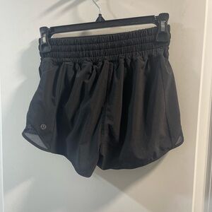 Lululemon Hotty Hot Black Women's Shorts Size 4 Very Good Condition